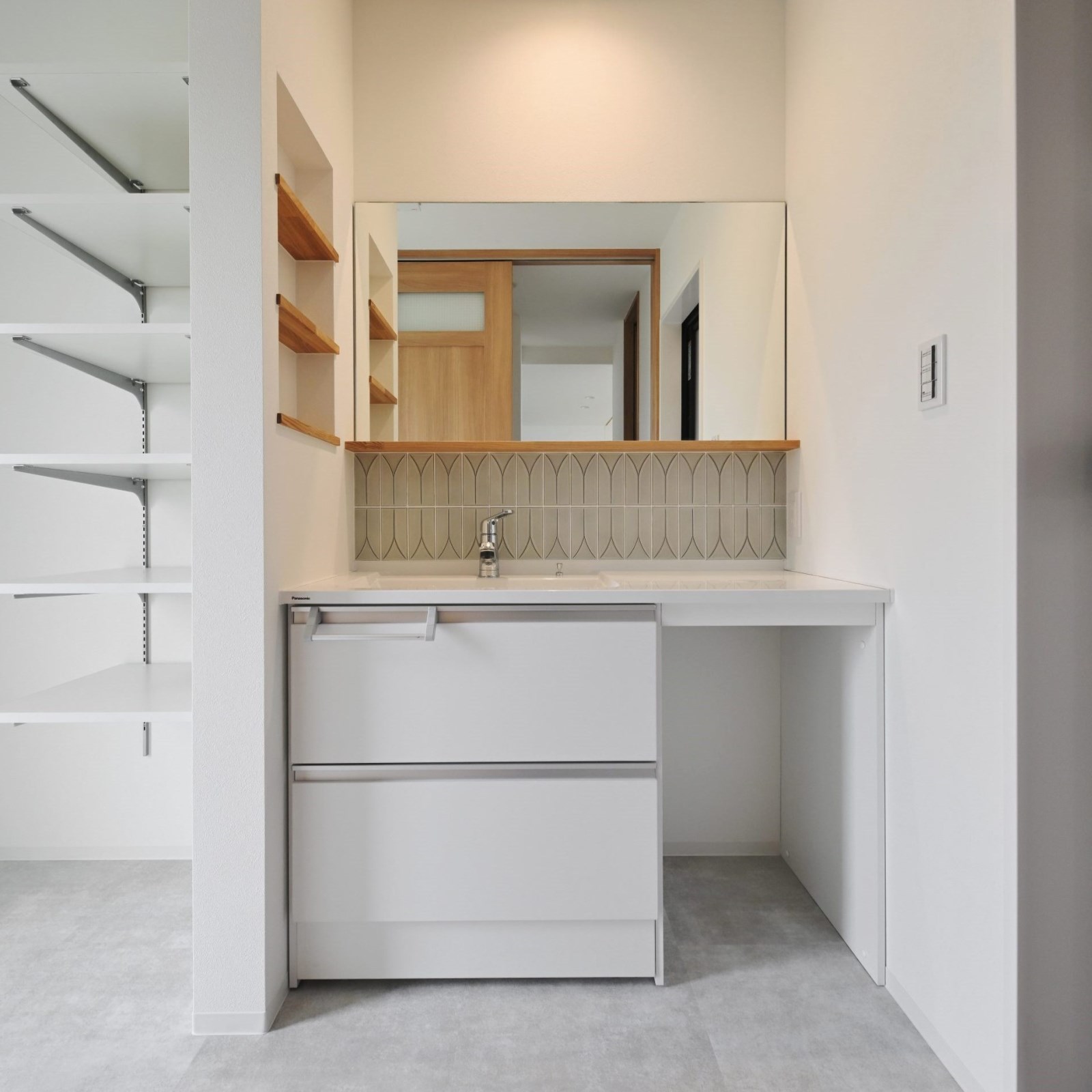 野洲市西河原 10号地